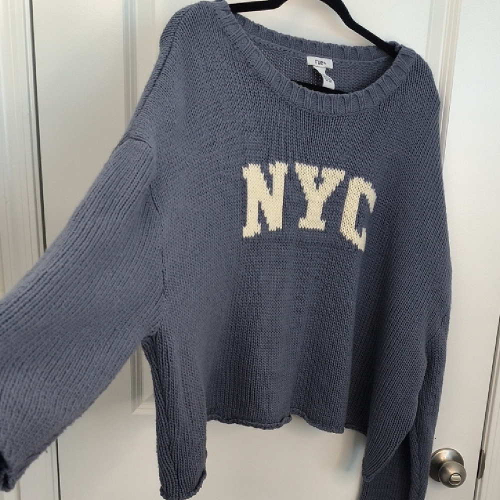NYC Women's Blue Sweater - Picture 4 of 8
